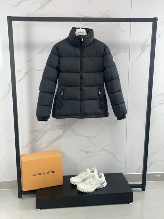 Picture of Moncler Down Jackets _SKUMonclersz1-426yr33637199